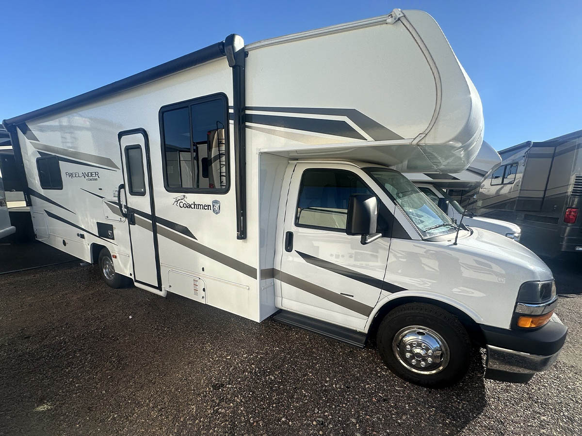 2024-coachmen-freelander-27qb-chevy-01